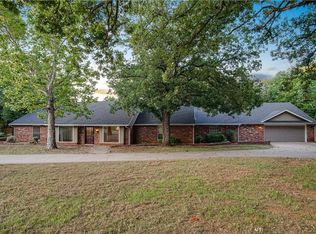 1913 Forest Rd, Edmond, OK 73025