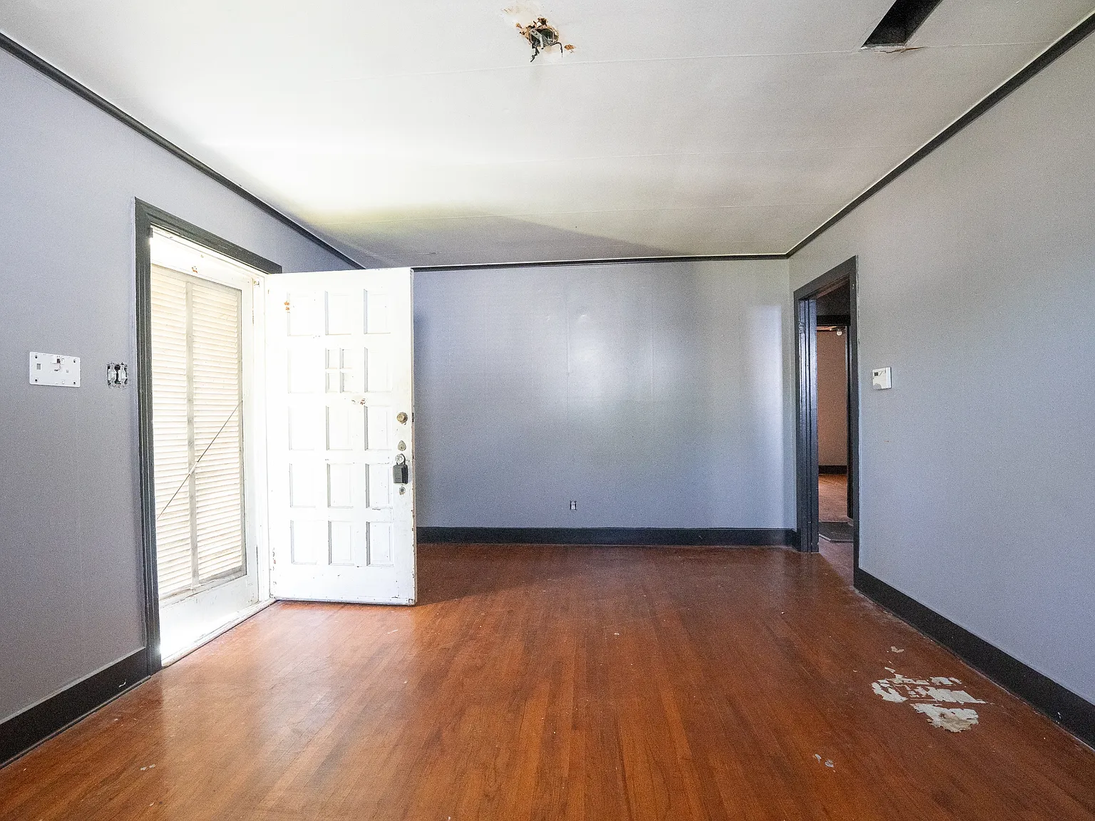 3948 Carlton St - 1 — Photo 3