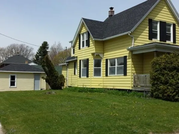 2304 N 8th St, Sheboygan, WI 53083