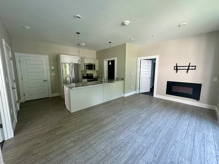 340 Winter St #108 — Photo 7