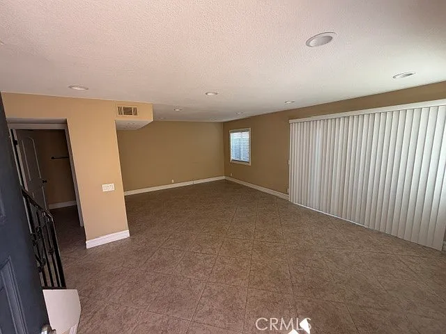 3 bed, 2.5 bath, 1750 sqft, $4,995 — Photo 2