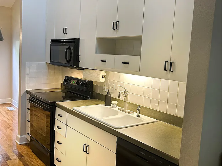 663 Hiddenwood Ct — Photo 14
