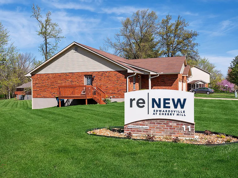ReNew Edwardsville Apartment Collection — Photo 43