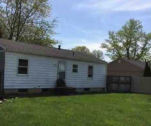 2nd image of 2441 Eastlawn St