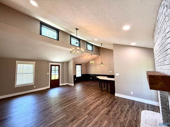4th image of 208 Seville Ln