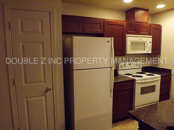 3rd image of 4326 S Lawrence St Unit A