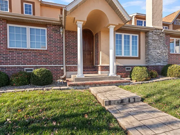 2327 W Butterfield Road, Springfield, MO 65807