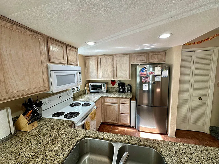 1445 Grand Ave #A — Photo 8