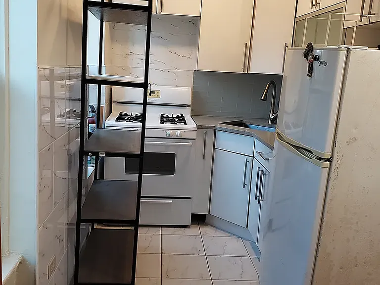 697 5th Ave #3 — Photo 8