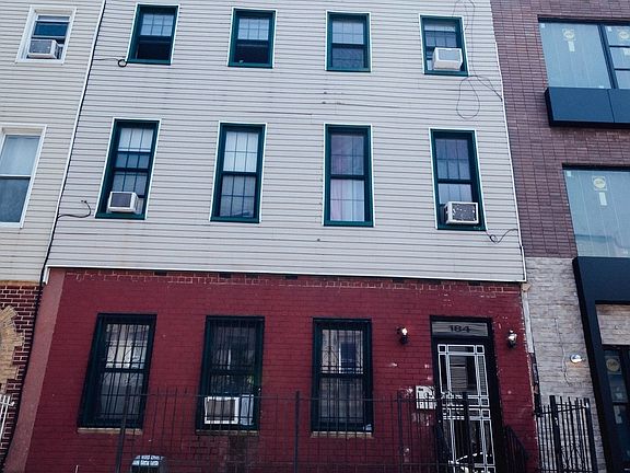 5th image of 184 Jefferson Ave #3L