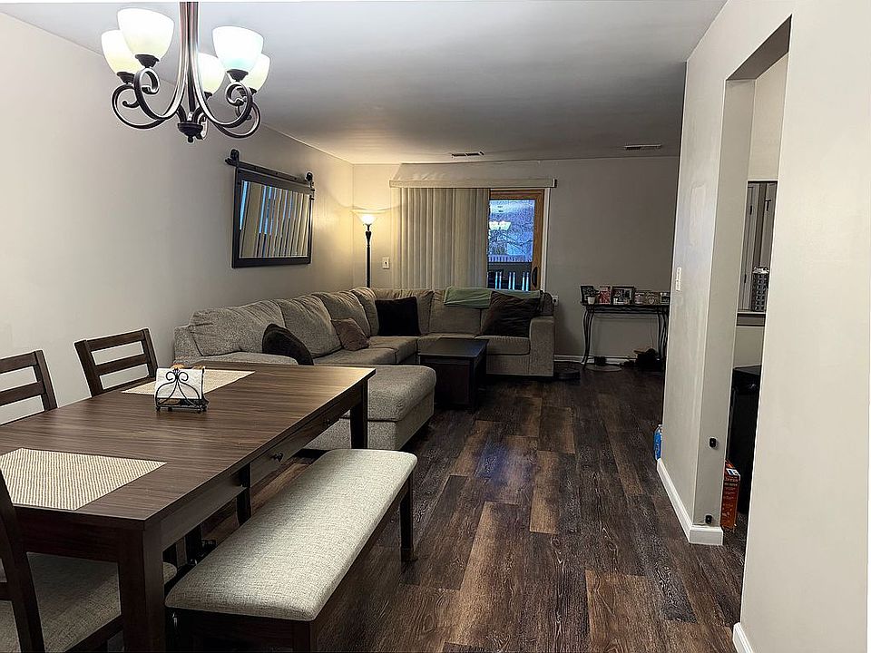 1st image of 200 Timber Ridge Dr