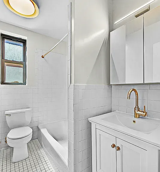 3265 Bainbridge Ave #B1 — Photo 3
