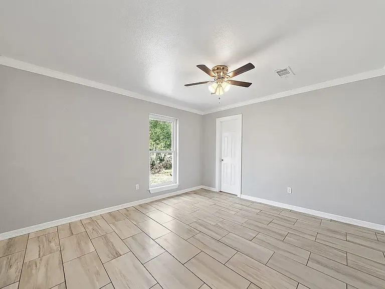 118 Tamarind St — Photo 8