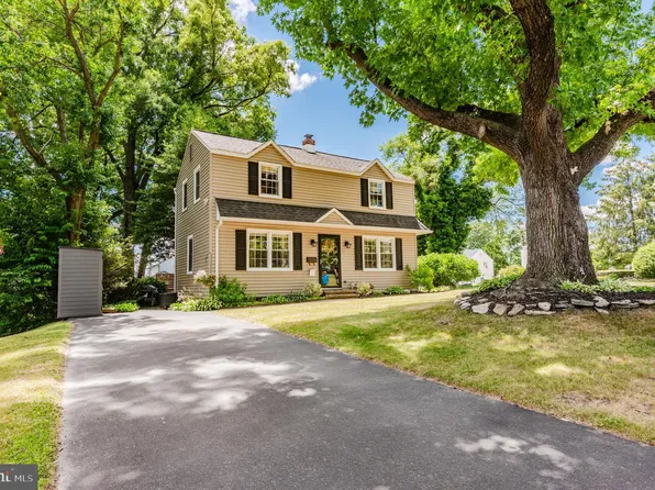 547 School House Ln, Willow Grove, PA 19090