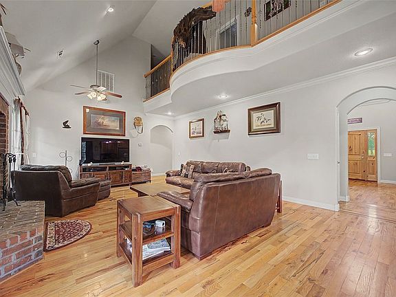 2nd image of 222 Spring Creek Rd