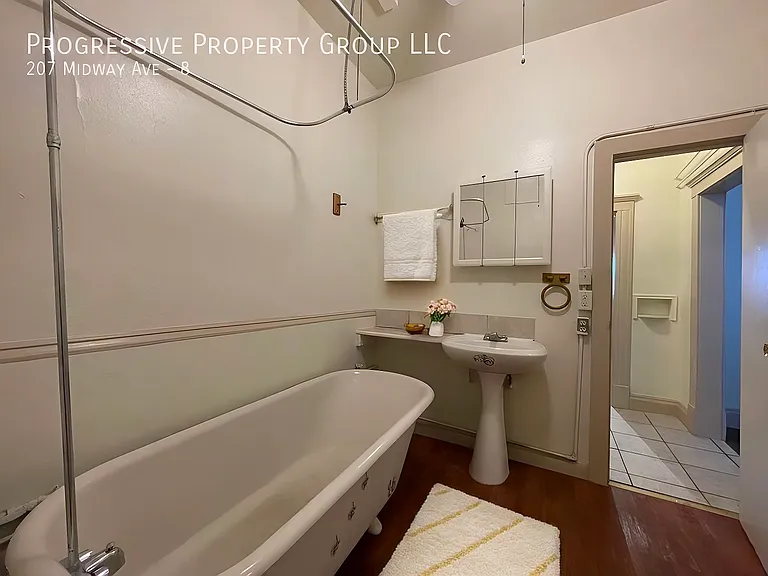 207 Midway Ave — Photo 9