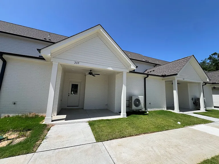 289 King St — Photo 1