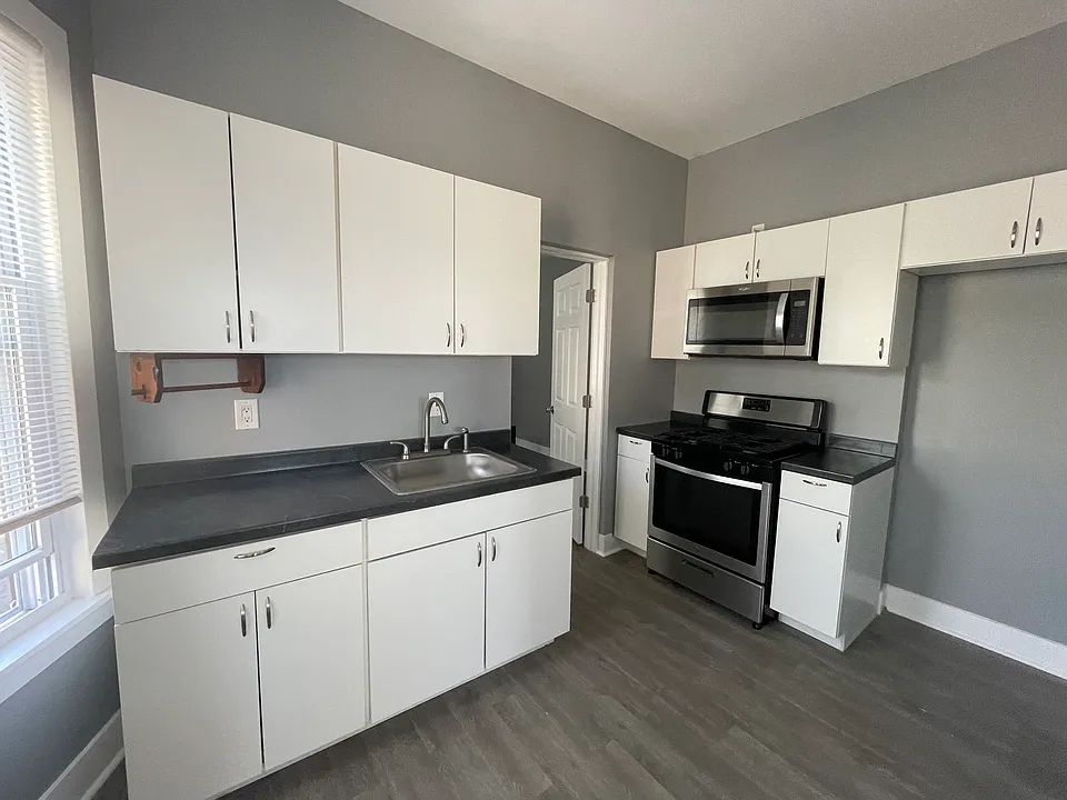 521 Kearny Ave #1L