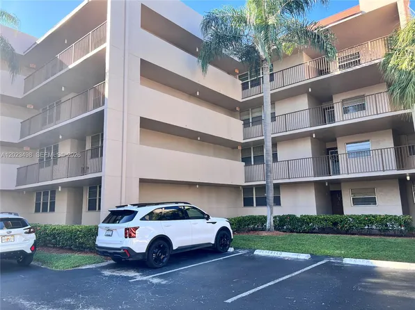 9531 Seagrape Dr, Davie, FL
