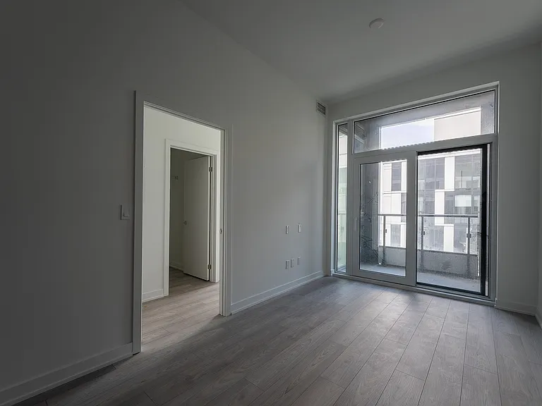 1007 The Queensway #901 — Photo 12