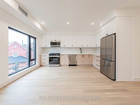 3rd image of 14 Holmesdale Rd