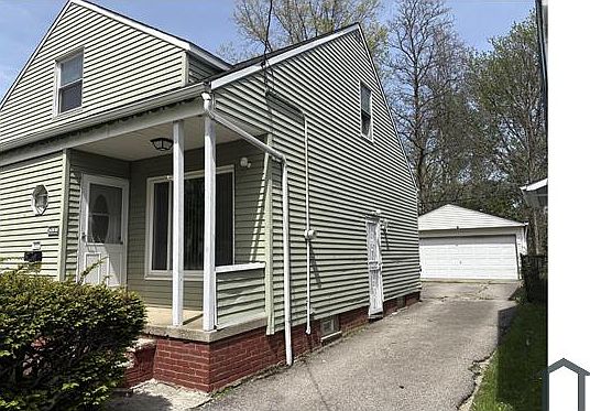 3rd image of 20207 Sunset Dr
