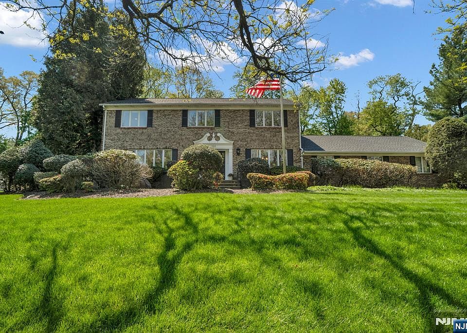 1st image of 309 Windham Ct
