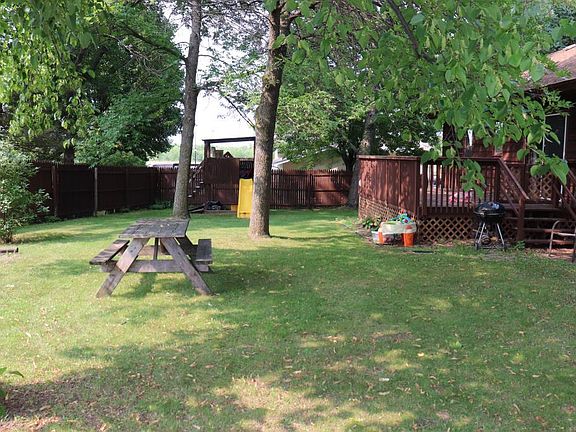 4th image of 611 Winnetka Pl N