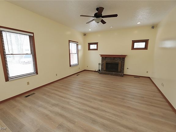 2nd image of 3777 Selma Ln
