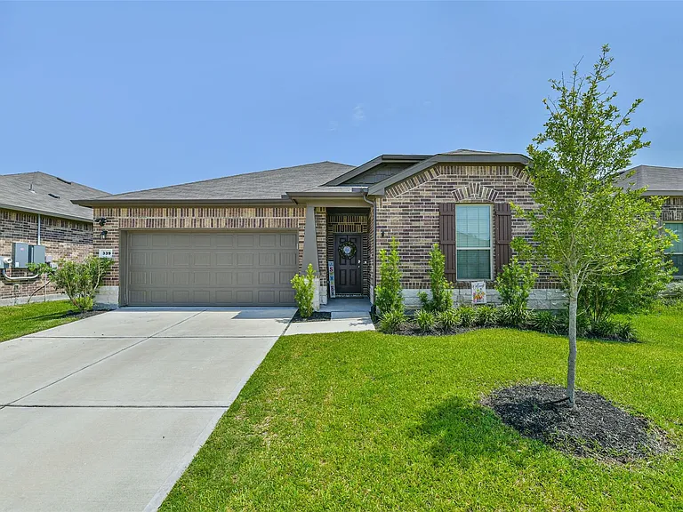 339 Friesian Ct — Photo 1
