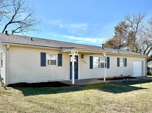 203 E Green St, Meeker, OK 74855