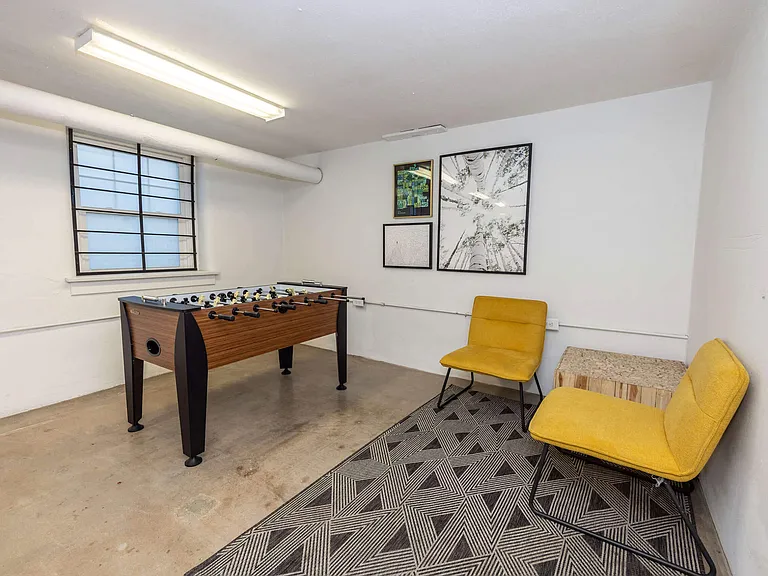 Sylvia Mae — Photo 10