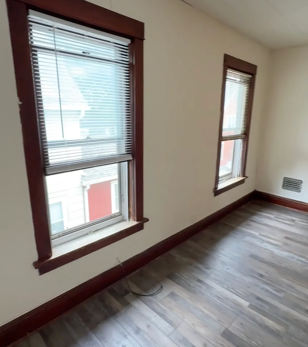 4 bed, 1265 sqft, $3,195 — Photo 4