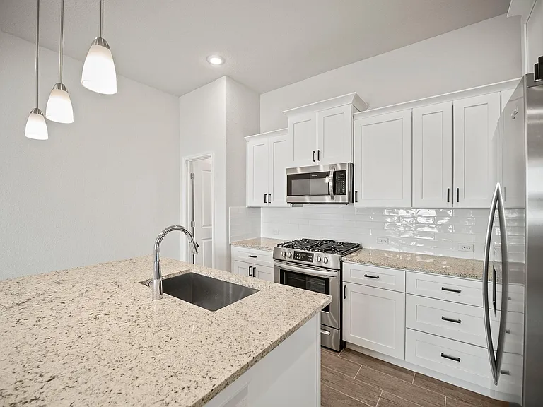 136 Caterpillar Ln — Photo 3
