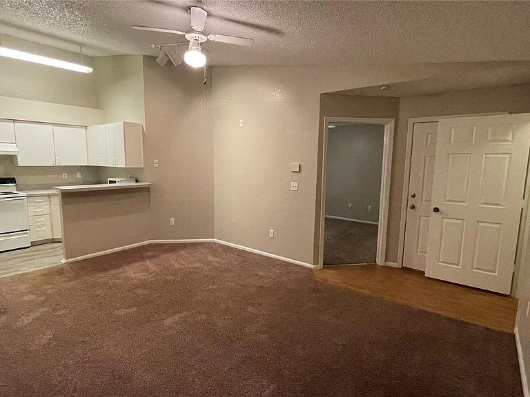 5016 Park Central Dr #2231 — Photo 6