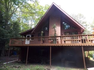 511 Mineola Cir, Pocono Lake, PA