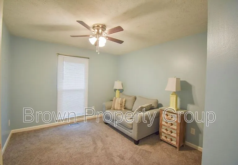 1651 Greenock Ave — Photo 13