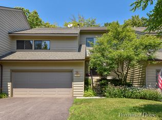 1521 Kirkwood Dr, Geneva, IL 60134