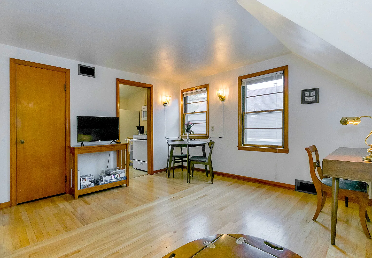 1 bed, 563 sqft, $1,400 — Photo 4
