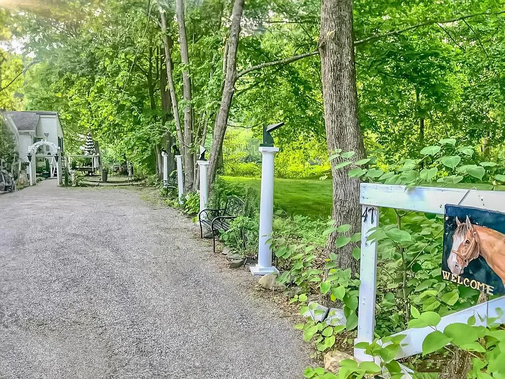 47 Johnson Rd — Photo 2