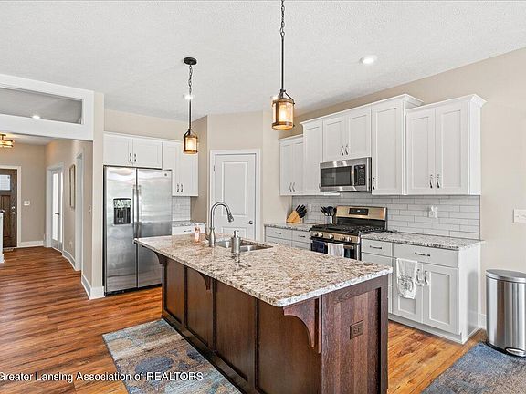 4th image of 7461 Cabot Ct