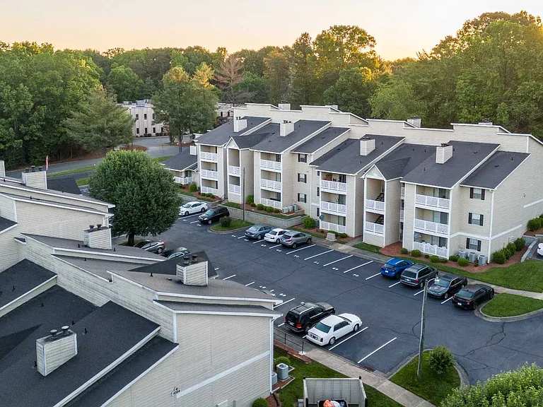 Sugar Creek Apartments — Photo 19