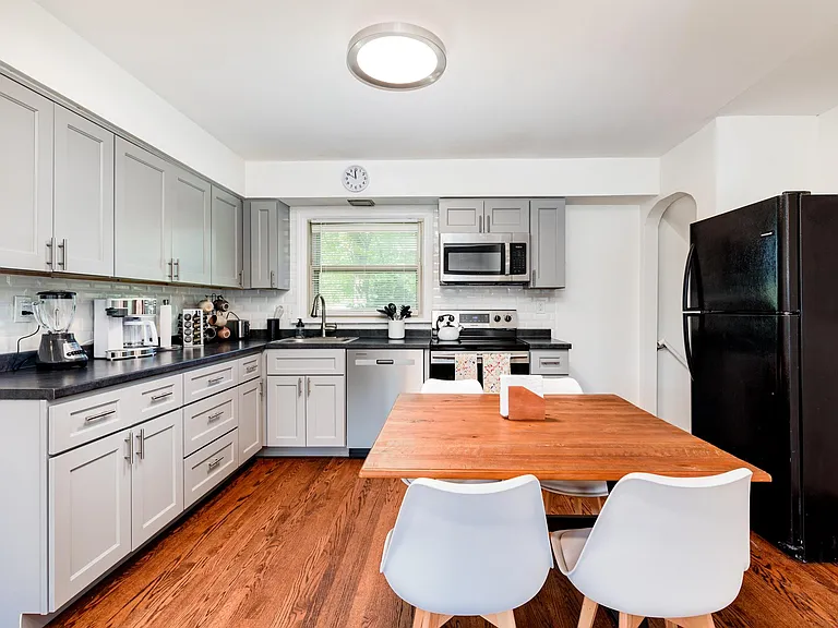 4423 Vance Ave — Photo 16