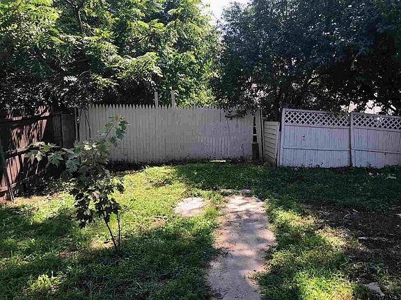 3rd image of 3106 Lake St