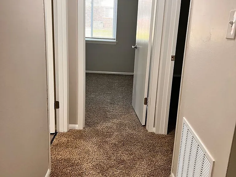 1147 Abbey Ln #B3 — Photo 8
