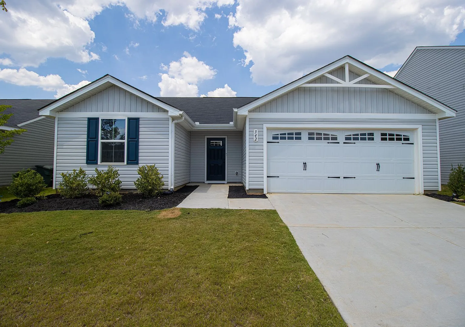 Gorgeous 3 Bedroom, 2 Bath ~ Minutes to Fort Jackson ~ Available Mid October! — Photo 1