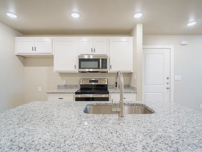 6120 Princess Ln — Photo 6
