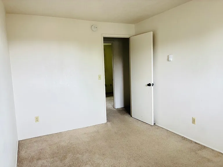 933-937 NW Sequoia Ave — Photo 12