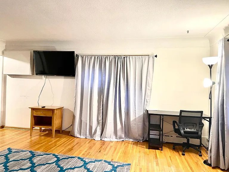 224 2nd Ave S #1 — Photo 3