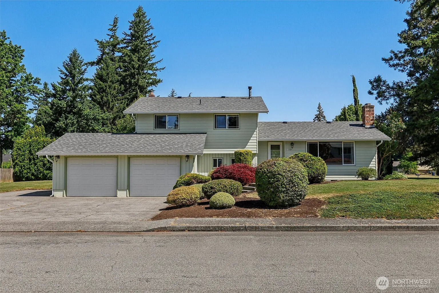 1001 Garden Drive photo 1